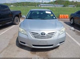 TOYOTA CAMRY LE 4T1BE46K17U030598 снимка