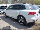 VOLKSWAGEN TOUAREG V6 WOLFSBURG EDITION WVGRF7BP8HD005505 снимка