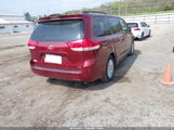 TOYOTA SIENNA XLE V6 5TDYK3DC4BS159851 снимка