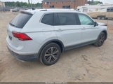 VOLKSWAGEN TIGUAN 2.0T SE/2.0T SEL 3VV3B7AXXJM039125 снимка