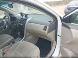 TOYOTA COROLLA LE 1NXBU4EE5AZ384453 снимка