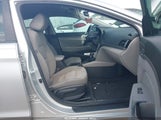 HYUNDAI ELANTRA SE 5NPD84LF6HH111118 снимка