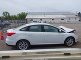 FORD FOCUS SE 1FADP3F21GL403121 photo