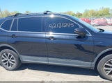 VOLKSWAGEN TIGUAN 2.0T SE/2.0T SEL/2.0T SEL R-LINE/2.0T SEL R-LINE BLACK 3VV2B7AX1KM150482 photo