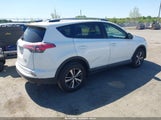 TOYOTA RAV4 XLE 2T3RFREV8JW713319 снимка