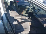 TOYOTA CAMRY LE 4T1BE32KX5U952865 снимка