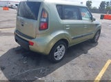 KIA SOUL + KNDJT2A27A7107692 снимка