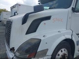 VOLVO VN VNL 4V4NC9GHX5N387202 снимка