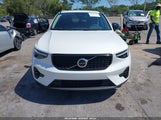VOLVO XC40 B5 PLUS DARK THEME YV4L12UC2S2451557 снимка