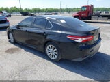 TOYOTA CAMRY LE 4T1B11HK1JU559113 снимка