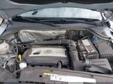 VOLKSWAGEN TIGUAN LIMITED 2.0T WVGAV7AX7JK001822 снимка