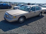 LINCOLN TOWN CAR SIGNATURE 1LNLM82W7VY732552 fotografie