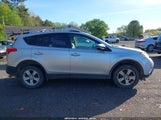 TOYOTA RAV4 XLE JTMRFREV9DD013682 снимка