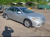 TOYOTA CAMRY XLE 4T4BF3EK2BR211720 снимка