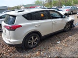 TOYOTA RAV4 XLE JTMRFREV4JJ744971 снимка