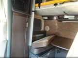 VOLVO VN VNL 4V4NC9EJ2GN958352 снимка