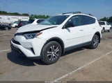 TOYOTA RAV4 LE JTMBFREV8HJ157555 снимка