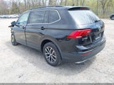 VOLKSWAGEN TIGUAN 2.0T SE/2.0T SEL/2.0T SEL R-LINE/2.0T SEL R-LINE BLACK 3VV2B7AX7KM174382 photo