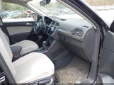 VOLKSWAGEN TIGUAN 2.0T SE/2.0T SEL/2.0T SEL R-LINE/2.0T SEL R-LINE BLACK 3VV2B7AX7KM174382 photo
