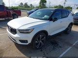VOLVO XC40 T4 R-DESIGN YV4AC2HM8K2084040 снимка