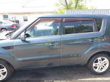KIA SOUL + KNDJT2A23B7331754 снимка