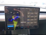 TESLA MODEL Y LONG RANGE DUAL MOTOR ALL-WHEEL DRIVE/RWD 7SAYGDED0RF197366 fotografie