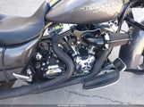 HARLEY-DAVIDSON FLHX STREET GLIDE 1HD1KBM36EB611708 снимка