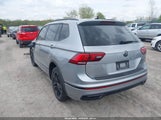 VOLKSWAGEN TIGUAN 2.0T SE R-LINE BLACK 3VVCB7AX1NM065960 photo