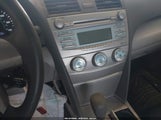 TOYOTA CAMRY LE 4T1BE46K39U381418 снимка