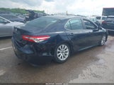 TOYOTA CAMRY LE 4T1B11HK1JU639737 fotografie