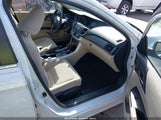 HONDA ACCORD LX 1HGCR2F30DA133200 снимка