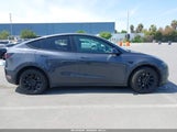TESLA MODEL Y LONG RANGE DUAL MOTOR ALL-WHEEL DRIVE 7SAYGDEE3NF422205 photo
