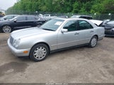 MERCEDES-BENZ E 320 WDBJF65H0XA769802 снимка