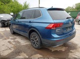 VOLKSWAGEN TIGUAN 2.0T SE/2.0T SEL/2.0T SEL R-LINE/2.0T SEL R-LINE BLACK 3VV2B7AX4KM127018 photo