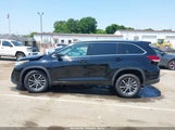 TOYOTA HIGHLANDER XLE 5TDJZRFH0HS370238 снимка