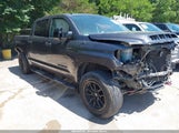 TOYOTA TUNDRA SR5 5.7L V8 5TFDW5F11JX723314 снимка