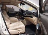 TOYOTA HIGHLANDER HYBRID XLE 5TDJGRFH3KS070254 photo