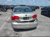 VOLKSWAGEN JETTA 2.0L S 3VW2K7AJ2DM293595 снимка