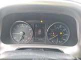 TOYOTA RAV4 LE JTMZFREV5JJ173636 снимка