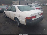 TOYOTA CAMRY LE 4T1BG22K4YU954006 снимка