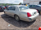 LINCOLN TOWN CAR SIGNATURE 1LNHM82W21Y680277 снимка