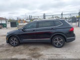 VOLKSWAGEN TIGUAN 2.0T SE/2.0T SEL/2.0T SEL R-LINE/2.0T SEL R-LINE BLACK 3VV2B7AX2KM195253 photo