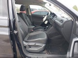 VOLKSWAGEN TIGUAN 2.0T SE/2.0T SEL/2.0T SEL R-LINE/2.0T SEL R-LINE BLACK 3VV2B7AX2KM195253 photo