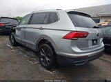 VOLKSWAGEN TIGUAN 2.0T SE 3VV2B7AX7NM118981 photo