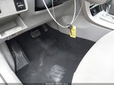 TOYOTA COROLLA LE 5YFBU4EE3DP141858 снимка