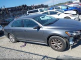 VOLKSWAGEN PASSAT 1.8T S 1VWAT7A35HC060649 снимка