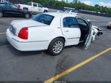 LINCOLN TOWN CAR 2LNBL8CV6BX758446 снимка