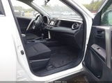 TOYOTA RAV4 LE JTMZFREV4FJ054614 снимка
