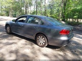 VOLKSWAGEN PASSAT 2.5L S 1VWAP7A38DC133589 снимка