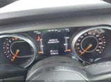 JEEP WRANGLER UNLIMITED SPORT S 4X4 1C4HJXDG2JW127282 fotografie